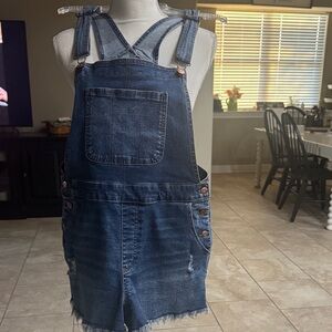 No BounderiesDenim Overall Shortalls SZ Junior 7-9 rise 10” inseam 2” waist 16”